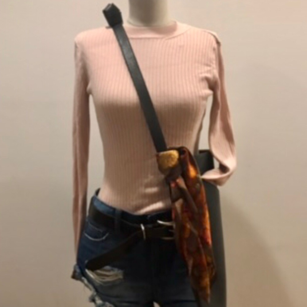 Divided (H&M) blush ribbed crew neck sweater - Picture 9 of 9